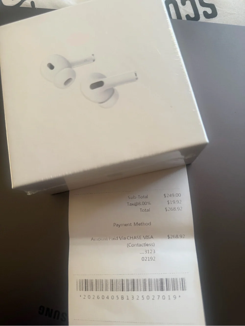Apple AirPods Pro Earbuds in White with Charging Case
